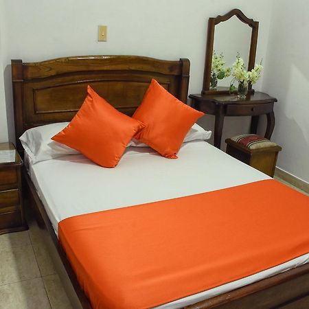 Hotel El Lago 2 Pereira Buitenkant foto