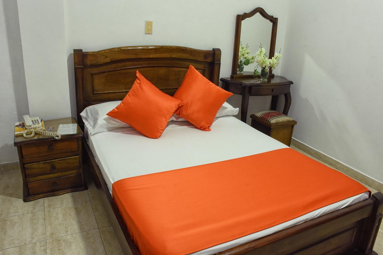 Hotel El Lago 2 Pereira Buitenkant foto
